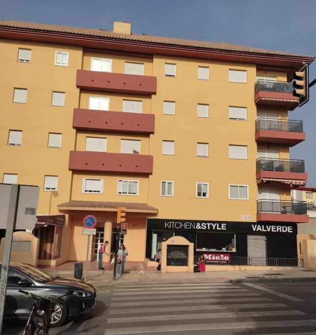 Apartamento Renovado En El Centro De Бенальмадена Экстерьер фото